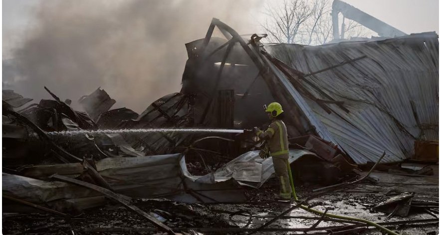 ഇ​റാൻ മി​സൈ​ൽ ആക്രമണം കനത്തു; ചെറുക്കാൻ യു​എ​ഇ​യും സൗദിയും