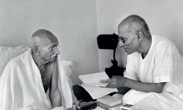 ശ്രീനാരായണ ഗുരുദേവനും മഹാത്മാഗാന്ധിയും ശിവഗിരിയിൽ കണ്ടുമുട്ടി സംഭാഷണം നടത്തിയതിന്റെ നൂറാമത് വാർഷികം ഇന്ന്