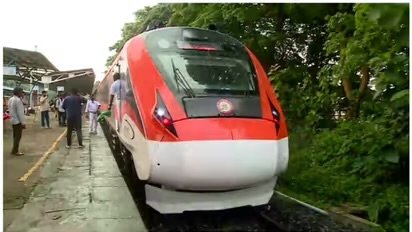 വന്ദേ ഭാരത് ട്രെയിനിന് നേരെ കല്ലേറ്; ട്രെയിനിൻ്റെ ഗ്ലാസ് പൊട്ടി, പ്രതികൾക്കായി അന്വേഷണം ആരംഭിച്ച് പൊലീസ്