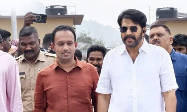 ടൗൺഷിപ്പ് സന്ദർശനം; ജില്ലാ സെക്രട്ടറിയോട് അതൃപ്തി പ്രകടിപ്പിച്ചതിൽ മമ്മൂട്ടിക്കെതിരെ സൈബർ ആക്രമണം, സ്വകാര്യ സന്ദർശനമായിരുന്നെന്ന് അടുത്ത വൃത്തങ്ങൾ