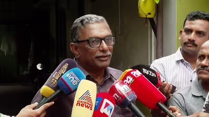 ശബരിമല സ്വര്‍ണക്കൊള്ള കേസ്; ദൂതൻ വഴി വിശദീകരണം നൽകി എ പത്മകുമാര്‍, ‘പാര്‍ട്ടിക്ക് അവമതിപ്പ് ഉണ്ടാക്കിയിട്ടില്ല, തെറ്റ് ചെയ്തിട്ടില്ല’