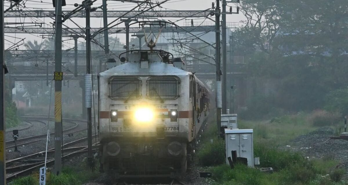 കേരളത്തിലുടനീളം റെയില്‍ കണക്ടിവിറ്റി ഉറപ്പാക്കാൻ മൂന്ന് ഓപ്ഷനുകൾ  പരിഗണനയിലെന്ന് കേന്ദ്ര റെയില്‍വേ മന്ത്രി