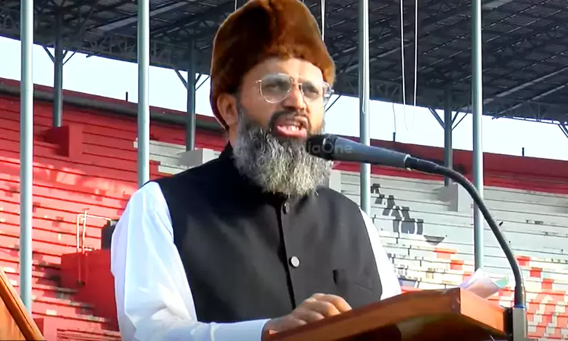 ലോകത്ത് ഇസ്ലാമോഫോബിയ ശക്തിപ്പെടുന്നു, വെറുപ്പിനെ സ്നേഹം കൊണ്ട് പ്രതിരോധിക്കണം,ഇറാന്‍റെ ഉപാധികൾ കഴിയുന്നതും അംഗീകരിച്ച് സമാധാന ശ്രമം വേണം :പാളയം ഇമാം