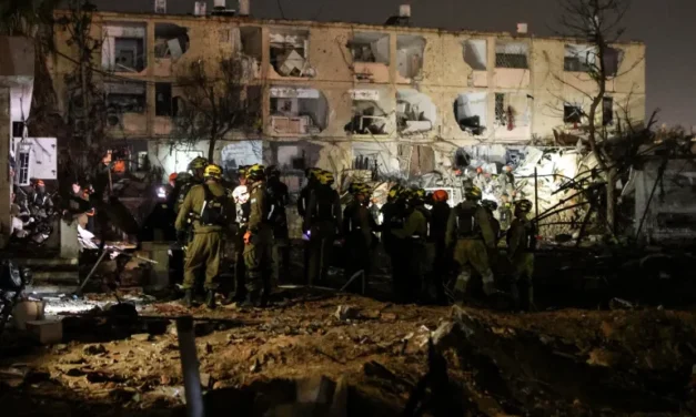 ഇസ്രയേലിലെ ആണവ കേന്ദ്രങ്ങളുള്ള മേഖലകളിൽ ഇറാൻ്റെ മിസൈൽ ആക്രമണം; വൻ നാശനഷ്‌ടമെന്ന് സൂചന