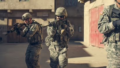 പശ്ചിമേഷ്യയിലേക്ക് അമേരിക്ക വിന്യസിക്കുന്നത് ആയിരക്കണക്കിന് സൈനികരെയെന്ന് റിപ്പോ‍ർട്ട്