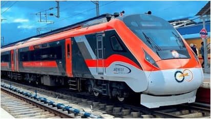 ഐആർസിടിസിക്ക് കനത്ത പിഴ ചുമത്തി ഇന്ത്യൻ റെയിൽവെ; വന്ദേ ഭാരത് ട്രെയിനിൽ യാത്രക്കാരൻ്റെ ഭക്ഷണത്തിൽ പുഴുവിനെ കണ്ടെത്തിയതിൽ നടപടി