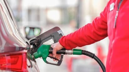 ഇന്ത്യയിൽ വരുമോ ഇന്ധന ലോക്ക്ഡൗണ്‍? കടുത്ത നിയന്ത്രണങ്ങള്‍ ഏര്‍പ്പെടുത്തി പല രാജ്യങ്ങളും; ഹോര്‍മുസ് കടലിടുക്കിലെ തടസം തിരിച്ചടിയാകുന്നു