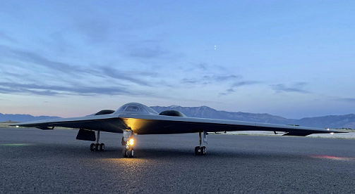 ഖാർഗ് ഐലൻഡ് ആക്രമണത്തിന് തൊട്ടുമുൻപ് ബി-2 ബോംബറുകൾ പറന്നുയരുന്ന ദൃശ്യങ്ങൾ പുറത്ത്