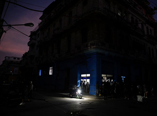 ക്യൂബയിൽ ഊർജ്ജ പ്രതിസന്ധി രൂക്ഷം: രാജ്യമൊട്ടാകെ വൈദ്യുതി നിലച്ചു, സഹായഹസ്തവുമായി അമേരിക്ക