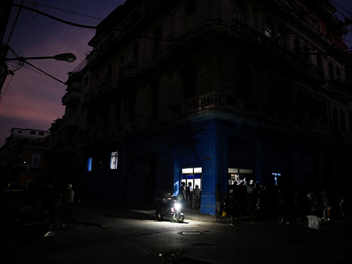 ക്യൂബയിൽ ഊർജ്ജ പ്രതിസന്ധി രൂക്ഷം: രാജ്യമൊട്ടാകെ വൈദ്യുതി നിലച്ചു, സഹായഹസ്തവുമായി അമേരിക്ക