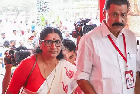 താനൊഴിഞ്ഞാൽ ഭാര്യ; എം വി ഗോവിന്ദനെതിരെ പാർട്ടിക്കുള്ളിൽ വിമർശനം ശക്തമാകുന്നു