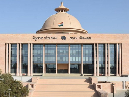 ലിവിങ്-ടുഗെദർ പങ്കാളികൾക്ക് രജിസ്ട്രേഷൻ നിർബന്ധം; ഗുജറാത്തിൽ ഏകീകൃത സിവിൽ കോഡ് ബിൽ നിയമസഭയിൽ അവതരിപ്പിച്ചു