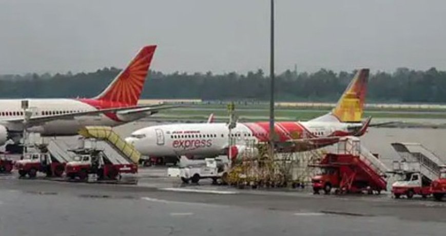 വിമാനത്താവളങ്ങളിലെ ലാൻഡിംഗ്, പാർക്കിംഗ് നിരക്കുകൾ കുറയ്ക്കാൻ തീരുമാനം