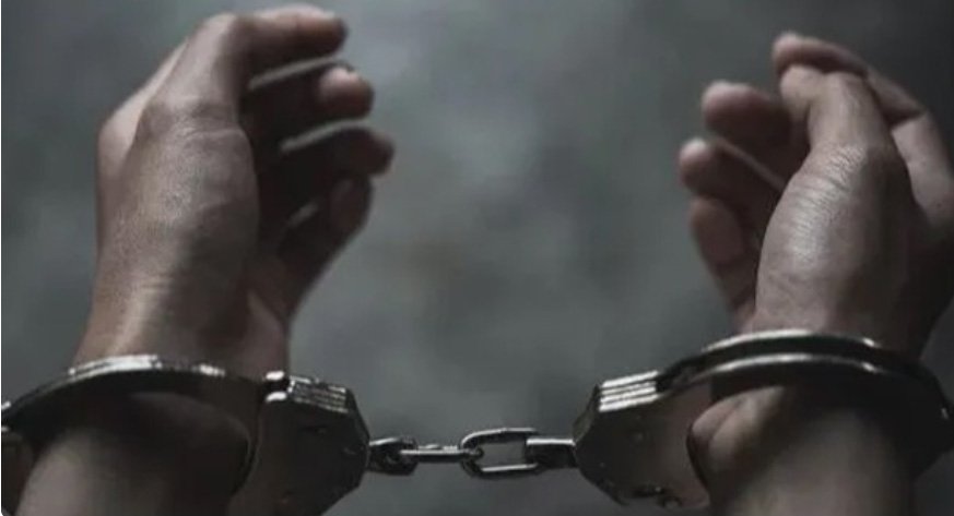 പ്ര​ണ​യ​പ്പ​ക​യി​ൽ യു​വ​തി​യെ ആ​സി​ഡൊ​ഴി​ച്ച് കൊ​ല​പ്പെ​ടു​ത്തി; ര​ണ്ട് പേ​ർ പി​ടി​യി​ൽ‌