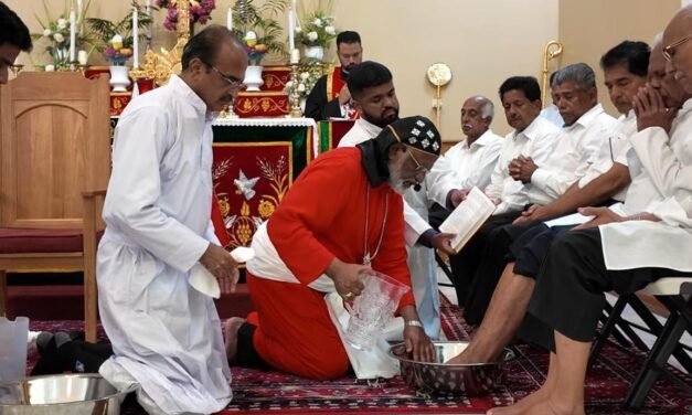 യേശുദേവന്റെ ത്യാഗ സ്മരണകൾ ഉണർത്തി കാൽ കഴുകൾ ശുശ്രൂഷ; നവ്യാനുഭവമായി ഹൂസ്റ്റൺ സെന്റ് പീറ്റേഴ്സ് മലങ്കര കത്തോലിക്കാ ദേവാലയത്തിൽ പെസഹ വ്യാഴാചരണം