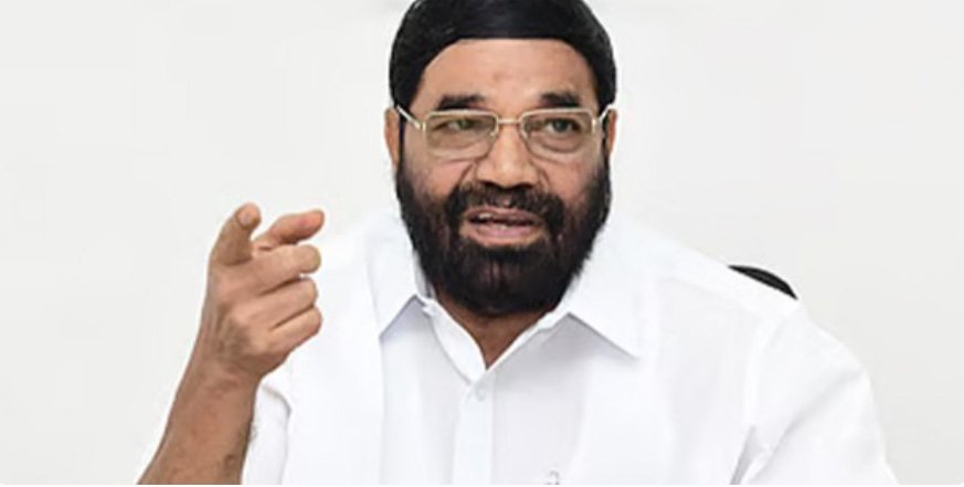 വോ​ട്ട​ര്‍​മാ​ര്‍​ക്ക് പ​ണം ന​ൽ​കി; വി.​എ​ൻ.​വാ​സ​വ​നെ​തി​രെ പ​രാ​തി