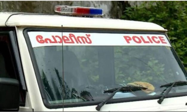 എ​ട്ടു പാ​ക്ക​റ്റു​ക​ളി​ലാ​യി എ​ട്ടു കി​ലോ ക​ഞ്ചാ​വ്; നാ​ല് പേ​ർ പി​ടി​യി​ൽ