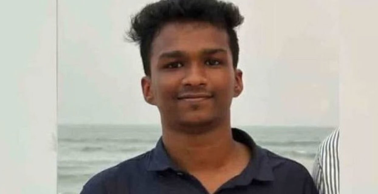 ചൊ​വ്വാ​ഴ്ച ഹ​ർ​ത്താ​ൽ: അ​വ​ശ്യ സ​ർ​വീ​സു​ക​ളെ ഒ​ഴി​വാ​ക്കും, നി​ർ​ബ​ന്ധി​ത​മാ​യി വാ​ഹ​ന​ങ്ങ​ൾ ത​ട​യി​ല്ല