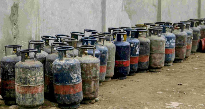 പാചകവാതകത്തിന്‍റെ വില കത്തിക്കയറി, സിലിണ്ടറിന് 2000 രൂപ കടന്നു