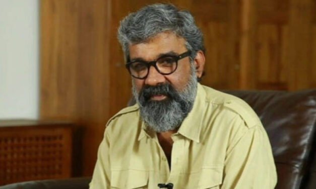 ര​ഞ്ജി​ത്തി​നെ പോ​ലീ​സ് ക്യാ​മ്പി​ലേ​ക്ക് മാ​റ്റി, അ​റ​സ്റ്റ് ഉ​ട​ൻ രേ​ഖ​പ്പെ​ടു​ത്തും