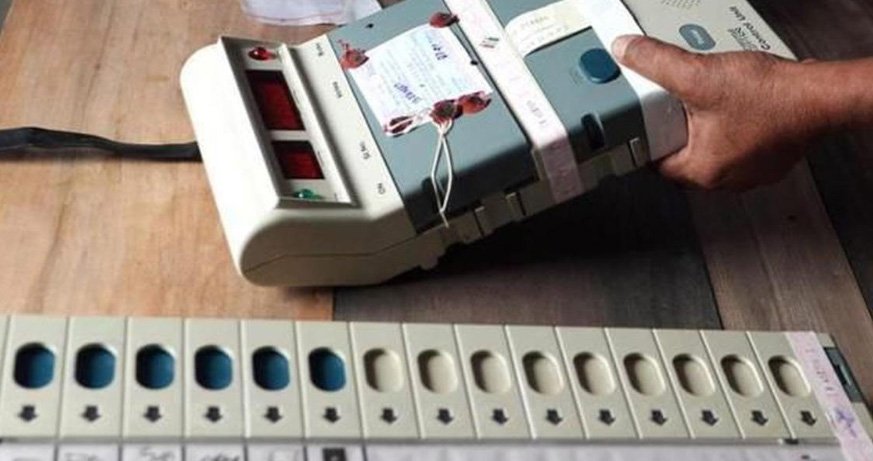 മൂന്നു തവണ വോട്ടിംഗ് മെഷീന്‍ തകരാറില്‍; പുതുപ്പള്ളിയിൽ പോളിംഗ് രണ്ടു മണിക്കൂര്‍ വൈകി