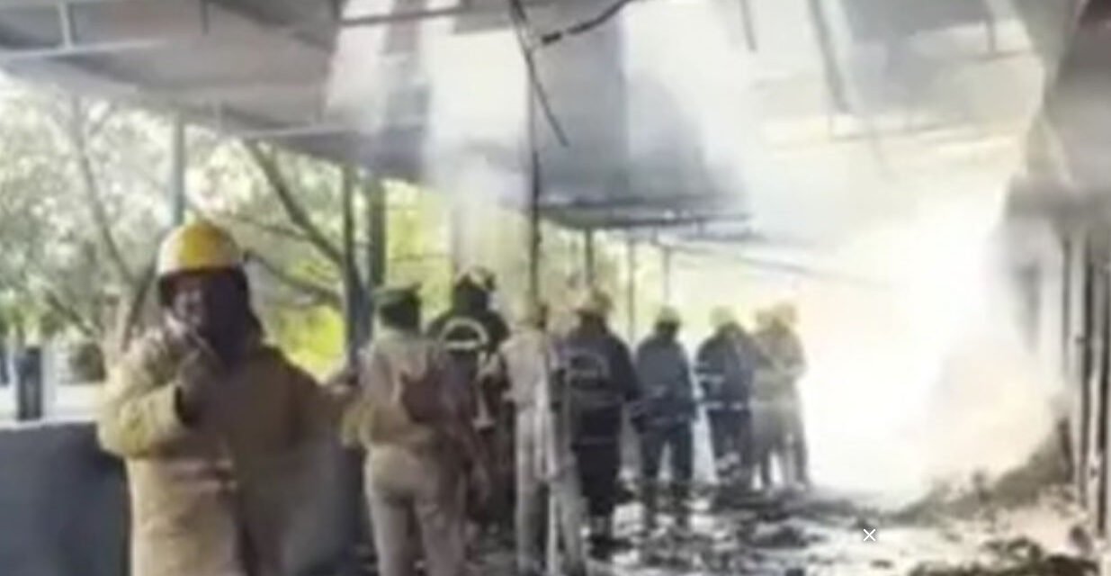 ക​മ്പ​ത്ത് പ​ട​ക്ക നി​ര്‍​മാ​ണ​ശാ​ല​യി​ൽ തീ​പി​ടി​ത്തം; ര​ണ്ട് മ​ര​ണം