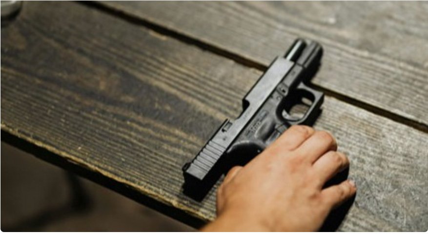 വിഷുക്കണി കാണിക്കാനെത്തിയ കുട്ടികള്‍ക്കുനേരെ എയര്‍ ഗണ്‍ ചൂണ്ടി; പനങ്ങാട് സ്വദേശിക്കെതിരെ കേസ്