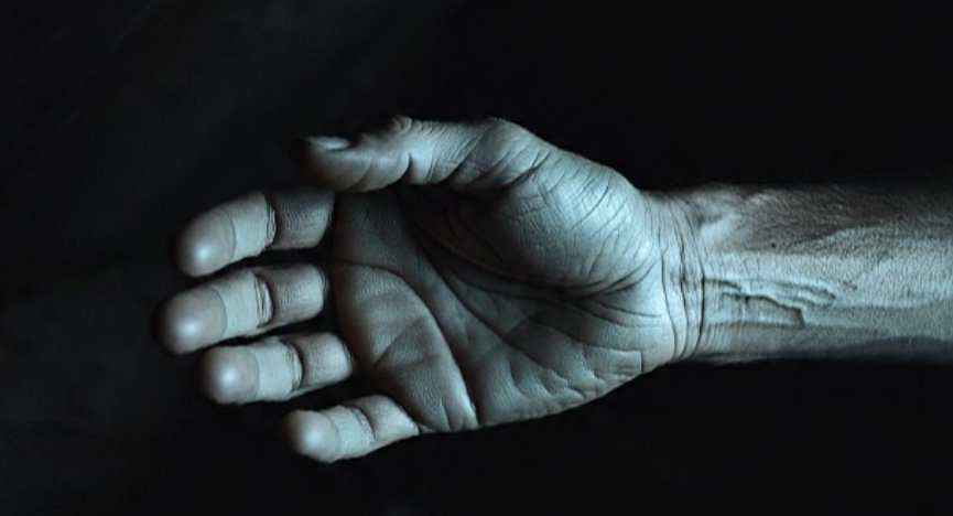 വിഷു ആഘോഷത്തിനിടെ പടക്കം കൈയിലിരുന്ന് പൊട്ടി; യുവാവിന് ദാരുണാന്ത്യം