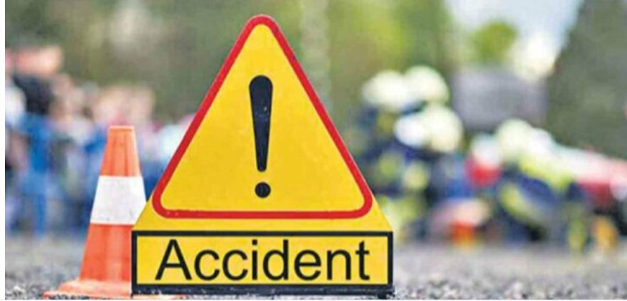 ട്രാ​ക്ട​ർ മ​റി​ഞ്ഞ് ക​ർ​ഷ​ക​ൻ മ​രി​ച്ചു; ര​ണ്ട് പേ​ർ​ക്ക് പ​രി​ക്ക്