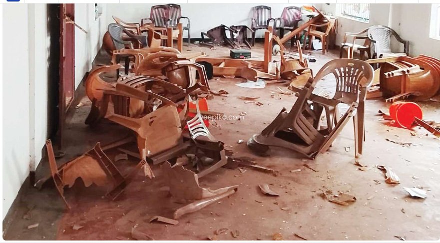 പ​യ്യ​ന്നൂ​രി​ലും മ​യ്യി​ലി​ലും വ്യാ​പ​ക അ​ക്ര​മം; കോ​ൺ. മ​ണ്ഡ​ലം ക​മ്മി​റ്റി ഓ​ഫീ​സ് ത​ക​ർ​ത്തു