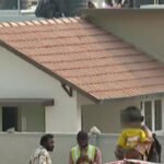 വ​യ​നാ​ട് ടൗ​ൺ​ഷി​പ്പി​ലെ ഒ​രു വീ​ട്ടി​ൽ കൂ​ടി ചോ​ർ​ച്ച​യെ​ന്ന് പ​രാ​തി