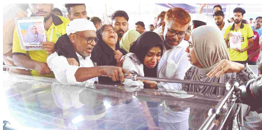 കണ്ണീരണിഞ്ഞ് പാങ്ങ്; അ​ധ്യാ​പ​ക​ർ​ക്ക് വിടചൊല്ലി