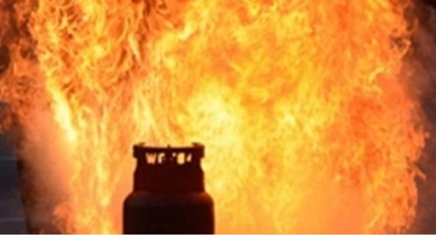 തി​രു​വ​ന​ന്ത​പു​ര​ത്ത് വീ​ടി​നു​ള്ളി​ൽ ഗ്യാ​സ് സി​ലി​ണ്ട​ർ പൊ​ട്ടി​ത്തെ​റി​ച്ചു