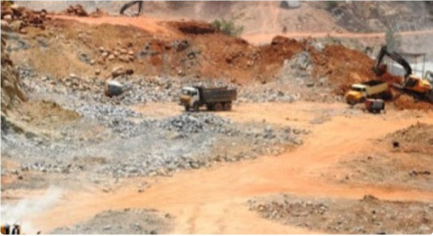 കെ​ട്ടി​ട നി​ർ​മാ​ണ പെ​ർ​മി​റ്റി​ന്‍റെ മ​റ​വി​ൽ മ​ണ്ണ് ക​ട​ത്ത് സ​ജീ​വ​മെ​ന്നു വി​ജി​ല​ൻ​സ്