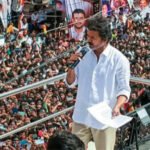 സു​ര​ക്ഷാ പ്ര​ശ്നം; വി​ജ​യ്‌​യു​ടെ റോ​ഡ്ഷോ മാ​റ്റി​വെ​ച്ചു