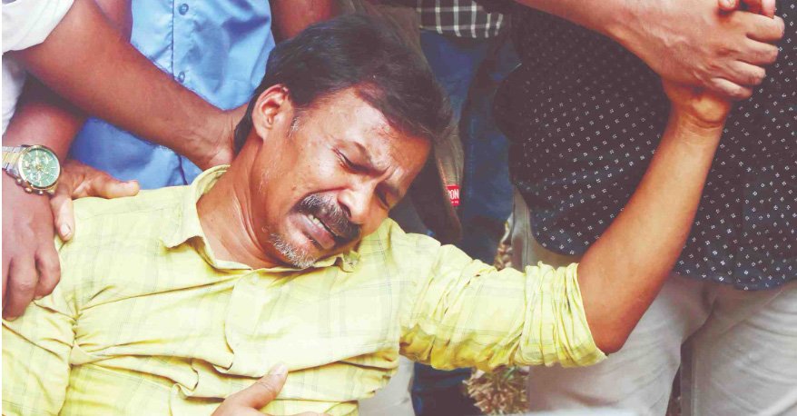 മ​ക​നെ കൊ​ന്ന​വ​രെ എ​നി​ക്കു കാ​ണേ​ണ്ട; നി​തി​ൻ​ രാ​ജ് വീ​ണ സ്ഥ​ലം ക​ണ്ട് പി​താ​വ് മ​ട​ങ്ങി