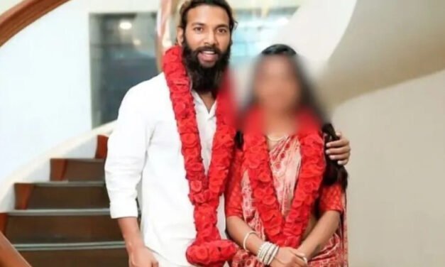 കും​ഭ​മേ​ള വൈ​റ​ൽ താ​ര​ത്തി​ന്‍റെ വി​വാ​ഹം; ദേ​ശീ​യ പ​ട്ടി​ക​വ​ർ​ഗ ക​മ്മീ​ഷ​ന് മു​ന്നി​ൽ ഡി​ജി​പി ഹാ​ജ​രാ​കി​ല്ല