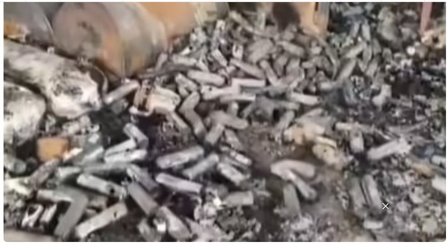 ആ​ക്രി​ക്ക​ട​യി​ൽ തീ​പി​ടി​ത്തം; ര​ണ്ട് കു​ട്ടി​ക​ൾ ഉ​ൾ​പ്പെ​ടെ നാ​ല് പേ​ർ മ​രി​ച്ചു