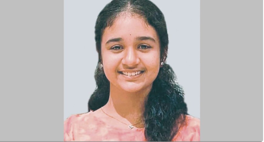 കണ്ണീരിൽ കുതിർന്ന് നാട്; ശ്രീ​ന​ന്ദയുടെ മൃതദേഹം വീട്ടിലെത്തിച്ചു