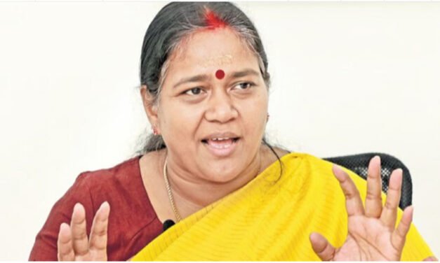 വ​നി​താ നേ​താ​വി​നെ ഭീ​ഷ​ണി​പ്പെ​ടു​ത്തി; ശോ​ഭാ സു​രേ​ന്ദ്ര​നെ​തി​രെ പ​രാ​തി