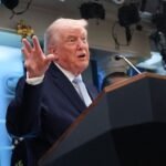 ‘ബുധനാഴ്ച വരെ കാക്കും, കരാറായില്ലെങ്കിൽ ബോംബിടും’; ഇറാന് ട്രംപിന്‍റെ ഭീഷണി, ഹോർമുസ് വീണ്ടും അടക്കുമെന്ന് തിരിച്ചടിച്ച് ഇറാനും