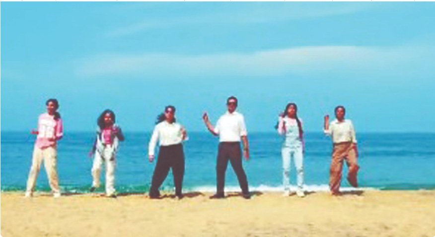 വൈ​റ​ലാ​യി മു​ഖ്യ​തെ​ര​ഞ്ഞെ​ടു​പ്പ് ഓ​ഫീ​സ​റു​ടെ ഡാ​ന്‍​സ് വീ​ഡി​യോ