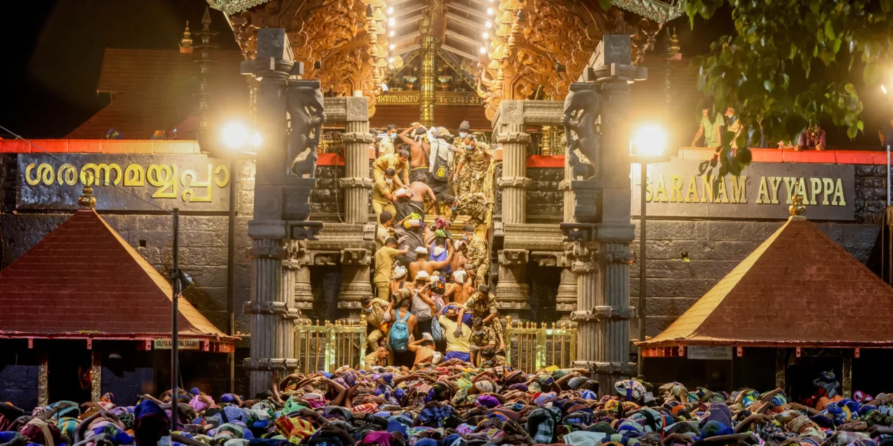 സുപ്രീംകോടതി ചൊവ്വാഴ്ച പരിഗണിക്കുന്ന ശബരിമല യുവതി പ്രവേശനവുമായി ബന്ധപ്പെട്ട കേസില്‍ ഒന്പത് അംഗ ഭരണഘടനാ ബെഞ്ച് രൂപീകരിച്ചു