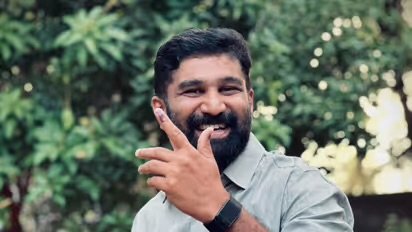 ‘ഒന്നാമനായി വോട്ട്, ഒന്നാമനായി ഫിനിഷ് ചെയ്യും!’ തൃത്താലയിൽ സ്വന്തം ബൂത്തിൽ ആദ്യ വോട്ട് രേഖപ്പെടുത്തി ബൽറാം