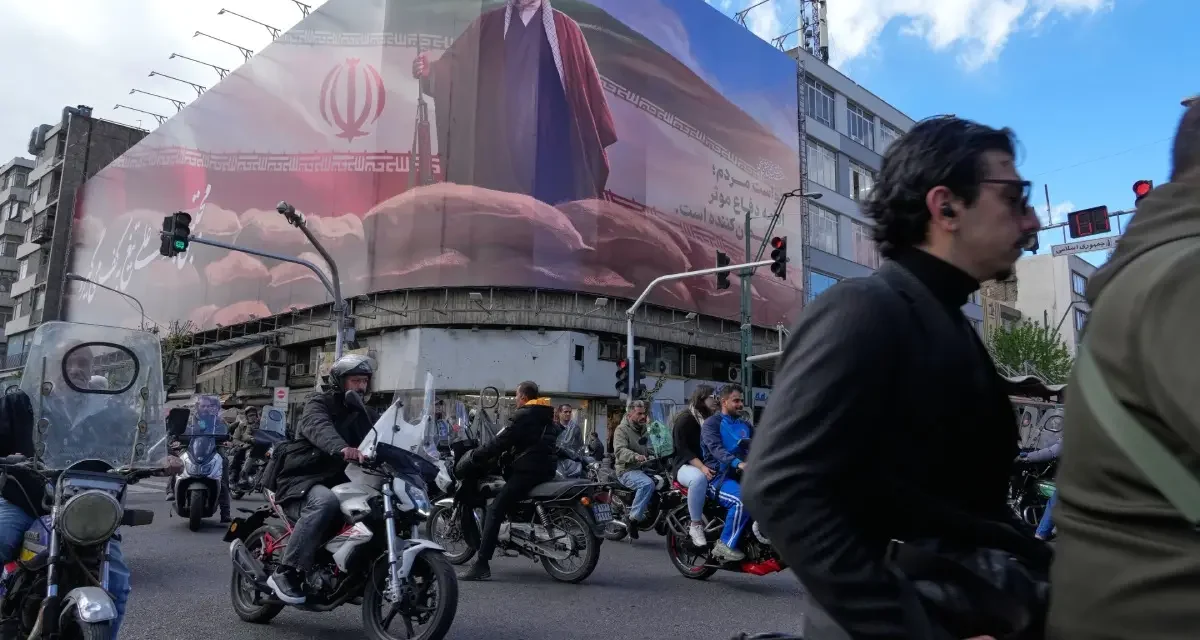 ബാങ്കുകൾ തകർന്നു, വിലക്കയറ്റം രൂക്ഷം: സാമ്പത്തികമായി തിരിച്ചടി നേരിട്ട് ഇറാൻ