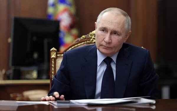 പശ്ചിമേഷ്യൻ സമാധാന ശ്രമങ്ങള്‍ക്ക് മധ്യസ്ഥം വഹിക്കാൻ തയ്യാറാണെന്ന് റഷ്യൻ പ്രസിഡന്റ് വ്ളാദിമിർ പുടിൻ