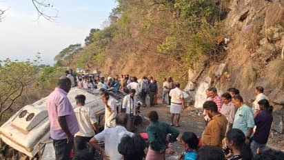 വാൽപ്പാറ അപകടം; പരിക്കേറ്റ നാലുപേരും ചികിത്സയിൽ തുടരുന്നു, രണ്ടുപേരുടെ നില ഗുരുതരം