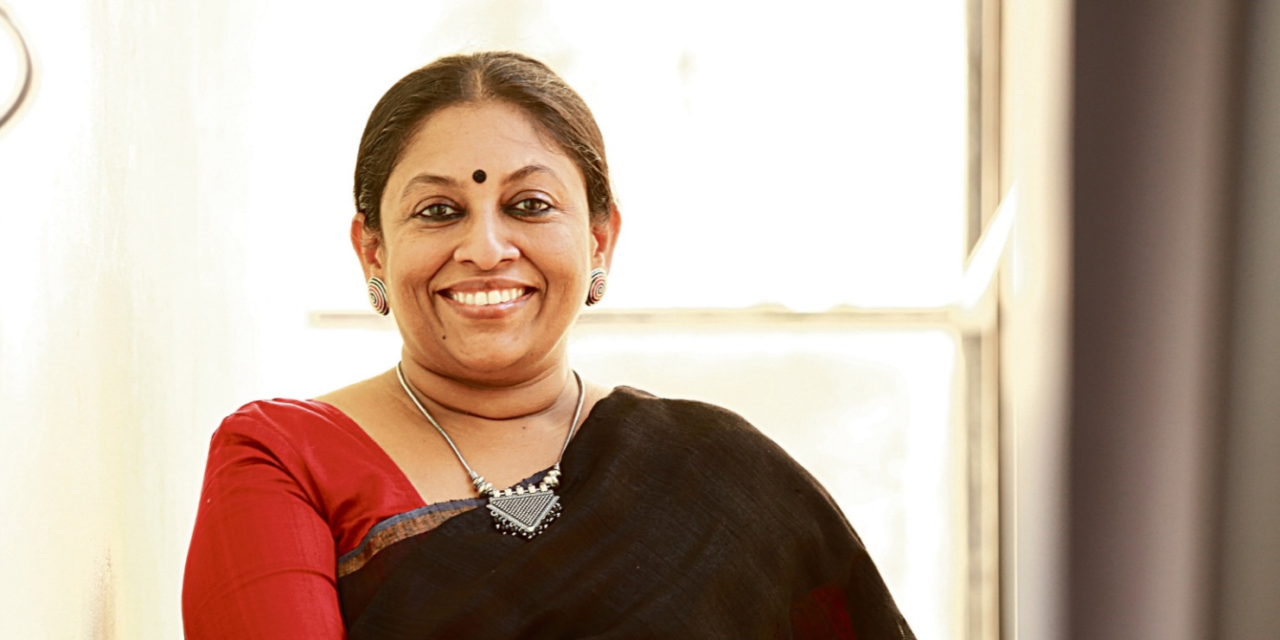 ‘വികസനത്തിന് ഇടതുപക്ഷ മുന്നണി അല്ലാതെ മറ്റൊന്നില്ല, LDF തന്നെ അധികാരത്തിൽ വരണം’; കെ ആർ മീര