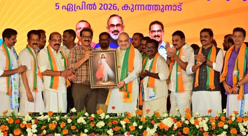 കുന്നത്തുനാടിന് 5000 കോടിയുടെ പ്രത്യേക പാക്കേജ് പ്രഖ്യാപിച്ച് എന്‍ഡിഎ; 116 ലക്ഷംവീട് കോളനികള്‍ നവീകരണത്തിന് 280 കോടി നല്‍കുമെന്ന് പ്രഖ്യാപനം