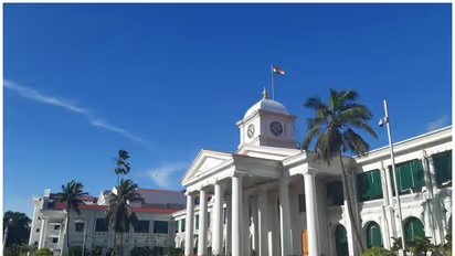 ഡിഎ കുടിശ്ശിക പീഡനമാവുന്നു; തുടര്‍ഭരണത്തില്‍ ജീവനക്കാരുടെ അവകാശങ്ങള്‍ നിഷേധിക്കപ്പെട്ടെന്ന് യുഡിഎഫ്